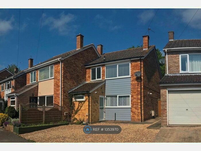 3 Bedroom Semi-Detached House To Rent In Chibnall Close, Chalgrove, Oxford, OX44