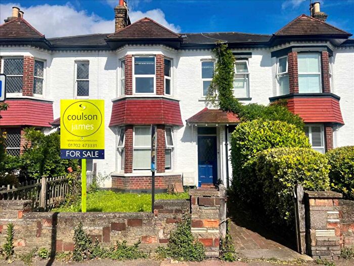 2 Bedroom Apartment For Sale In Leigh On Sea, SS9