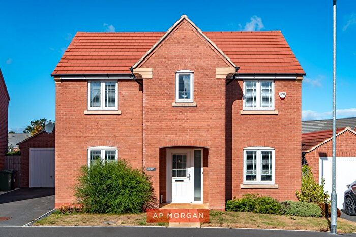 3 Bedroom Detached House For Sale In Gresley Way, Copcut, Droitwich, Worcestershire, WR9