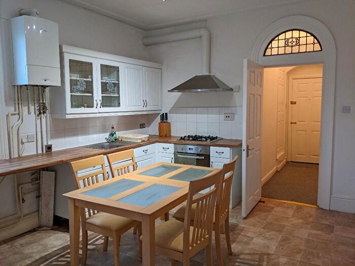 2 Bedroom Flat To Rent In Spa Road, Gloucester, Gloucestershire, GL1