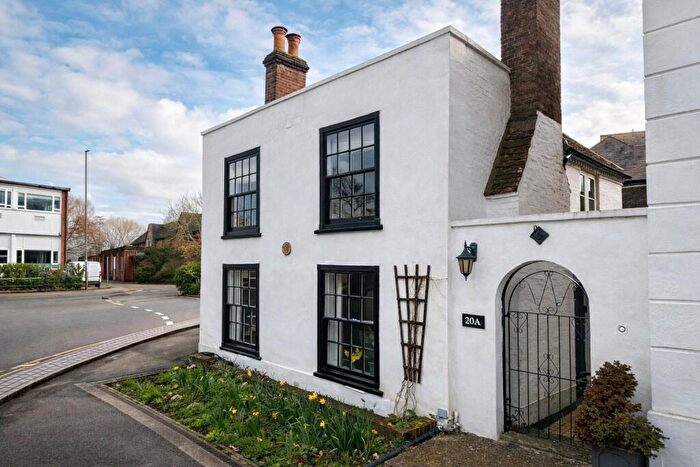 3 Bedroom House For Sale In Bridge Street, Godalming, Surrey, GU7
