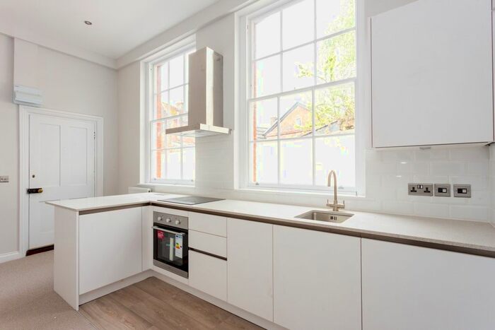 2 Bedroom Flat To Rent In London Road, Marlborough, SN8