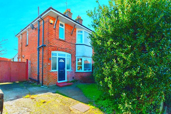 3 Bedroom Semi Detached House For Sale In Enfield Road, Poole, Dorset, BH15