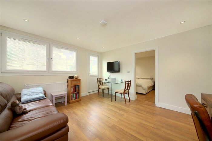 1 Bedroom Apartment To Rent In Swedenborg Gardens, Tower Hill, London, E1