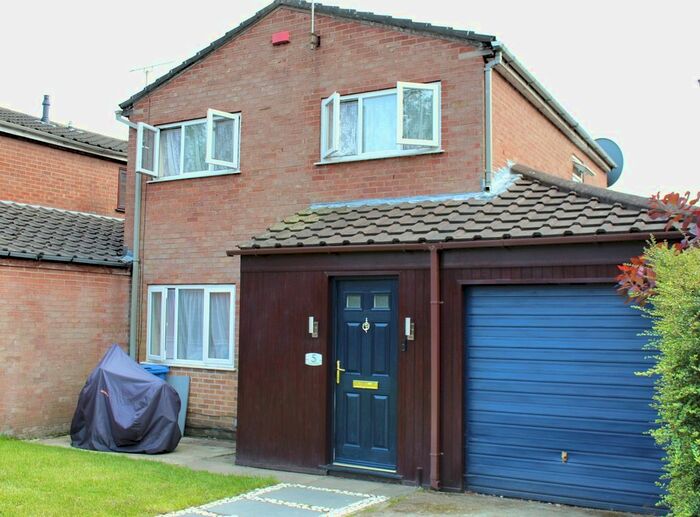 3 Bedroom Link Detached House To Rent In March Avenue, Heaton Norris, Stockport, SK4