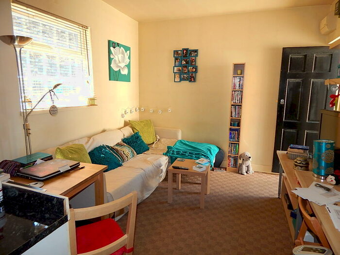 1 Bedroom Apartment To Rent In Holyhead Road, Bangor, Gwynedd, LL57