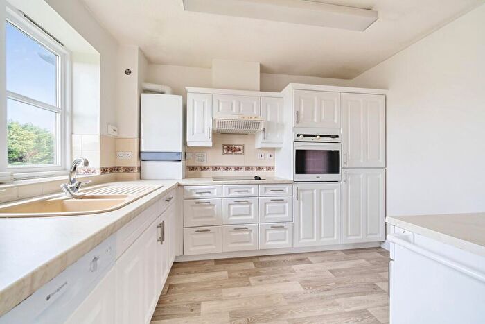 2 Bedroom Retirement Property For Sale In Newsholme Drive, London, N21