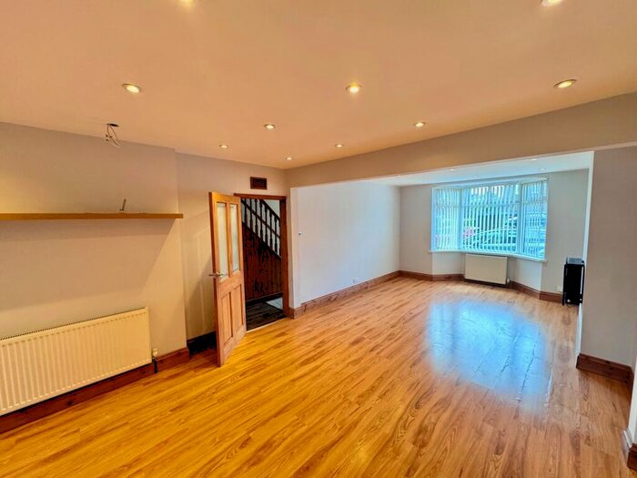 4 Bedroom House To Rent In Frederick Avenue, Carlton, NG4