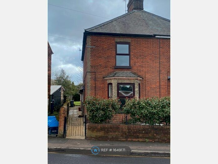 4 Bedroom Semi-Detached House To Rent In Julians Road, Stevenage, SG1