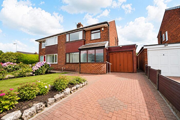 3 Bedroom Semi-Detached House For Sale In Lea Gate Close, Bolton, BL2