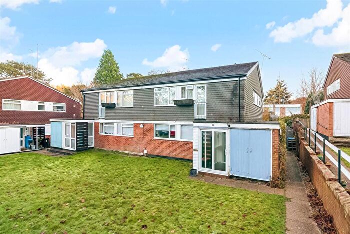 2 Bedroom Maisonette For Sale In Colliers, Caterham, CR3