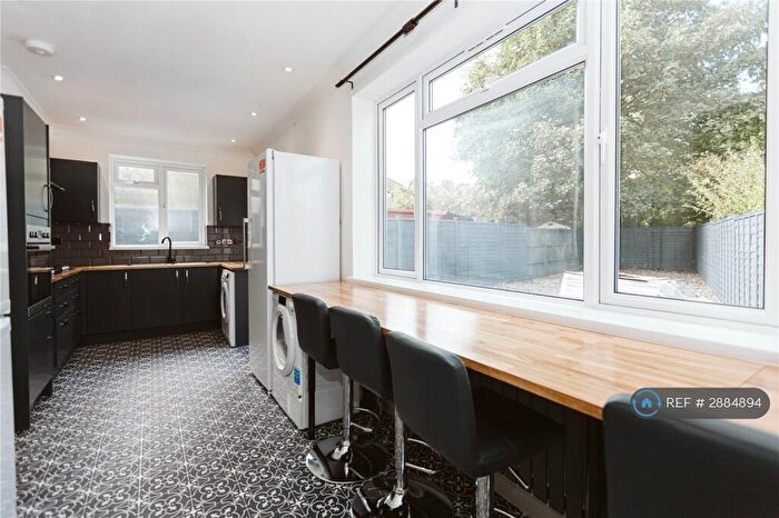 6 Bedroom Semi-Detached House To Rent In Hunters Way, Bristol, BS34