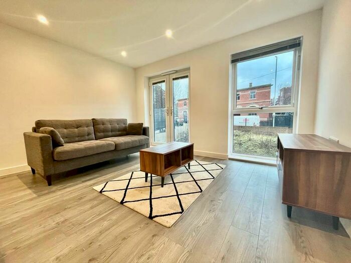 2 Bedroom Apartment To Rent In Alexandra Park, LS4