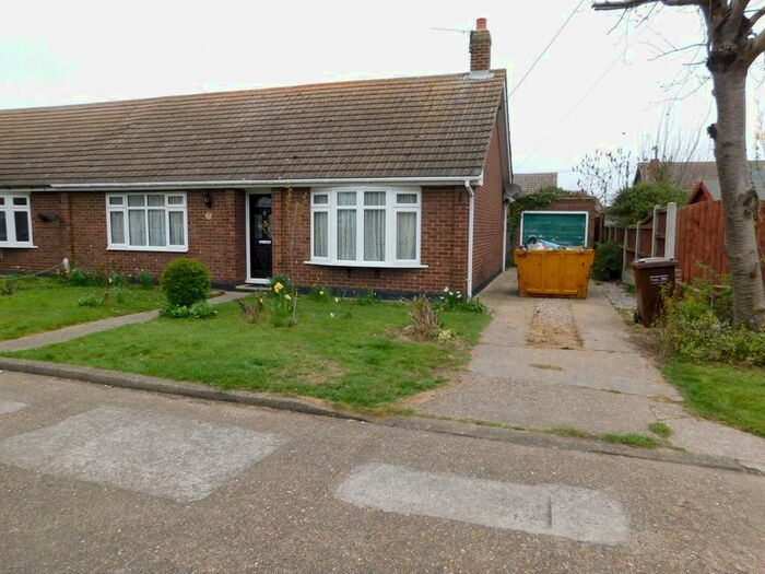 2 Bedroom Bungalow To Rent In Berg Avenue, Canvey Island, SS8