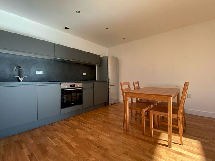 1 Bedroom Flat To Rent In Bute Terrace, Cardiff, CF10