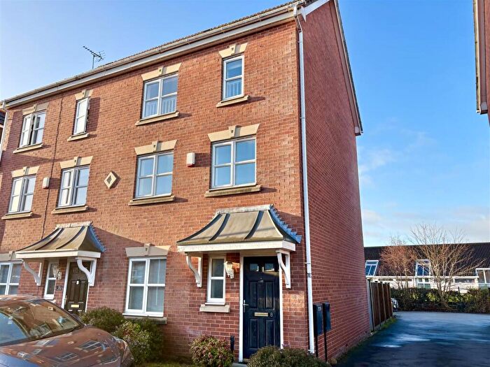 3 Bedroom Town House To Rent In Riveraine Close, Sutton In Ashfield, Nottinghamshire, NG17