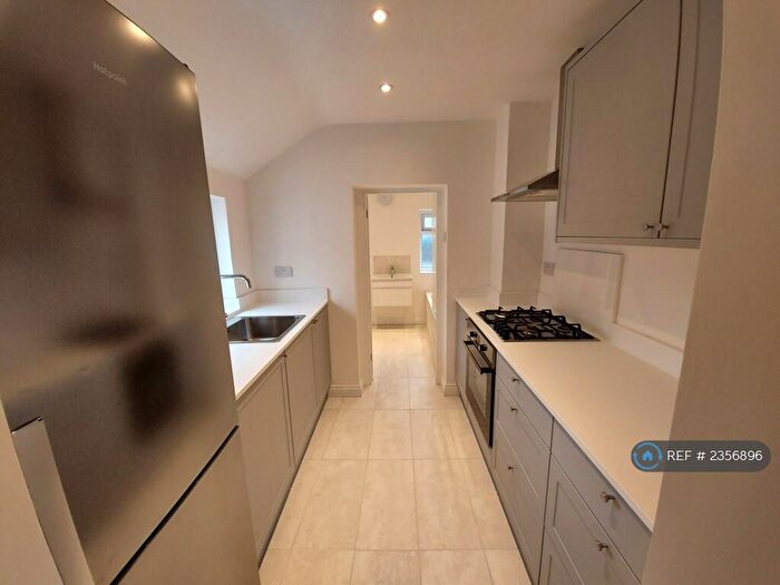 1 Bedroom Flat To Rent In Albion Street, Swindon, SN1
