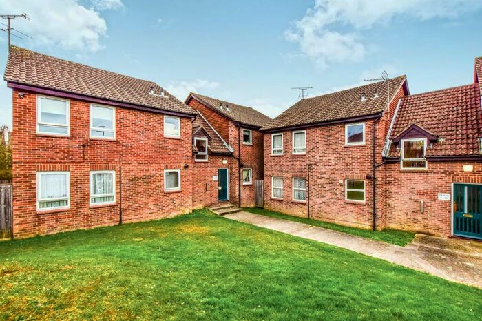 1 Bedroom Flat To Rent In Southbrook, Silver Birch House Southbrook, RH11