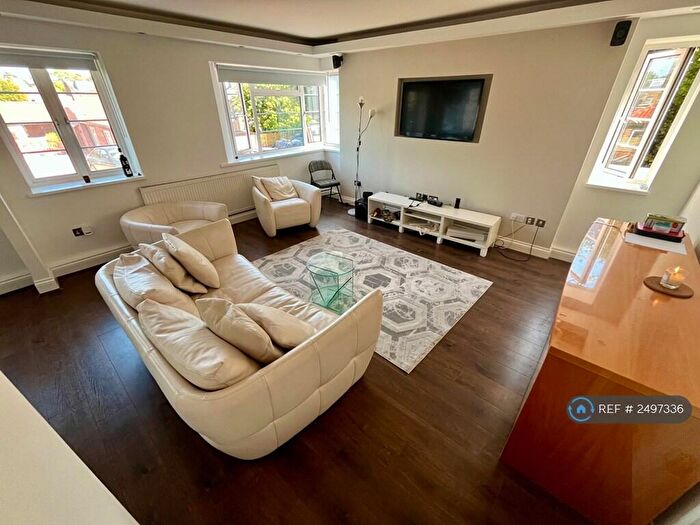 3 Bedroom Flat To Rent In Courtney House, London, NW4