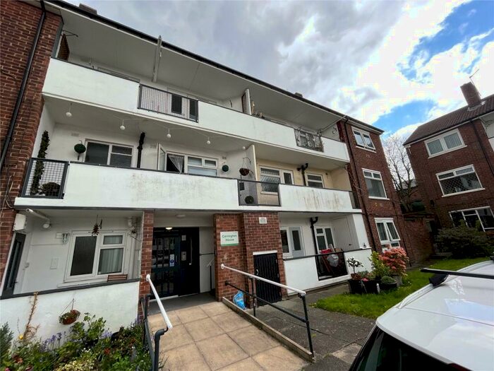 3 Bedroom Apartment To Rent In Carrington House, Moss Meadow Road, Salford, Greater Manchester, M6