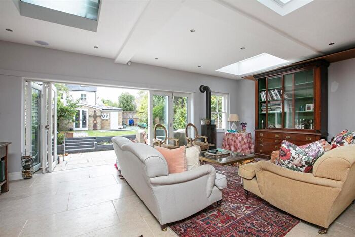 5 Bedroom Semi-Detached House For Sale In Underhill Road, East Dulwich, SE22