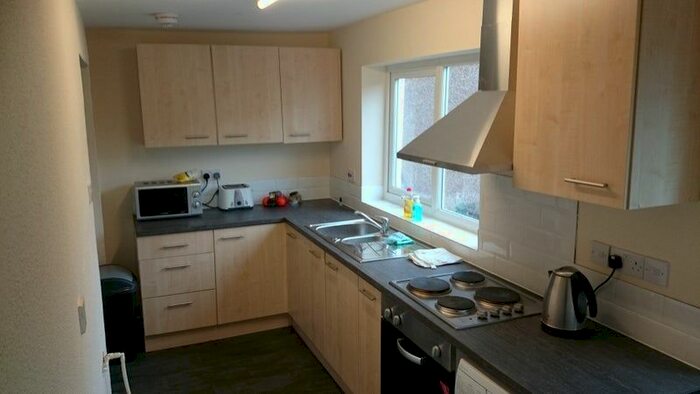 Studio To Rent In Armley Ridge Road, Leeds, LS12