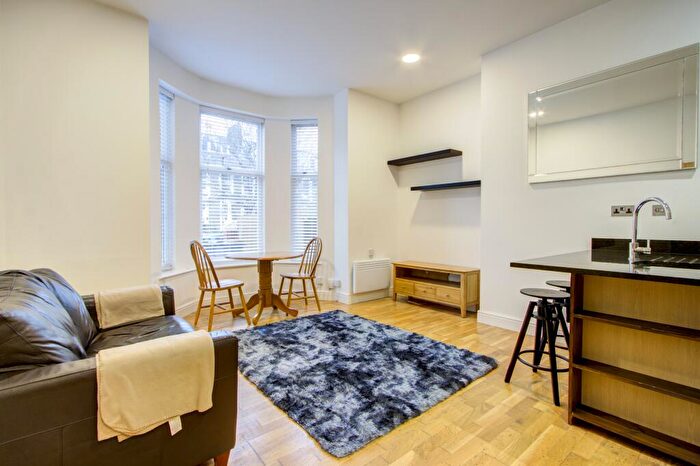 2 Bedroom Flat To Rent In Akenside Terrace, Jesmond, Newcastle Upon Tyne, NE2