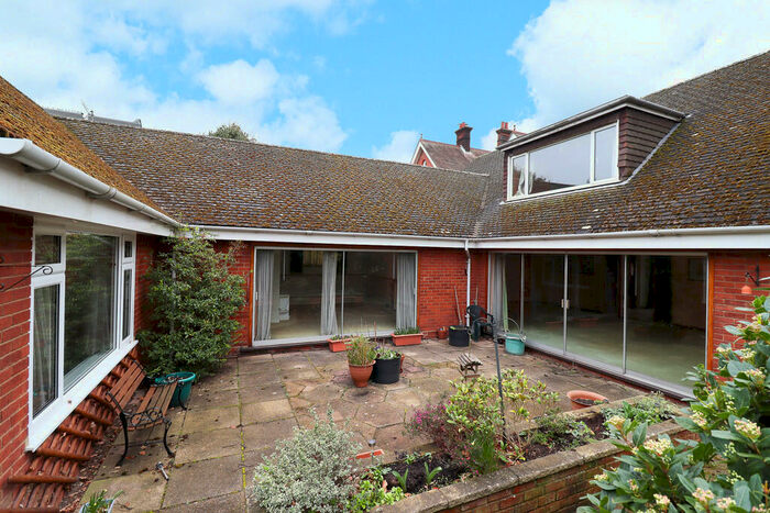 4 Bedroom Detached Bungalow To Rent In Westerfield Road, Christchurch Park, Ipswich, IP4