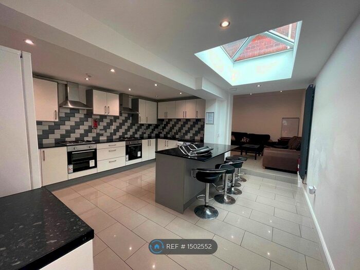 7 Bedroom Terraced House To Rent In Donnington Road, Reading, RG1