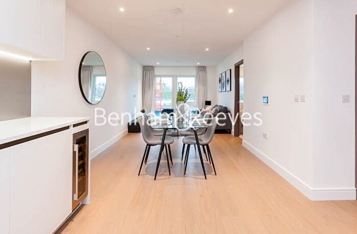 1 Bedroom Flat To Rent In Fulham Reach, Hammersmith, W6