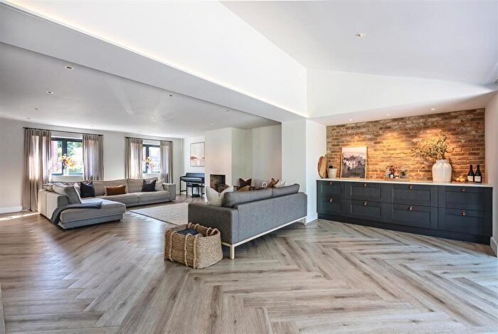 4 Bedroom Detached House For Sale In The Peak, Rowland's Castle, PO9