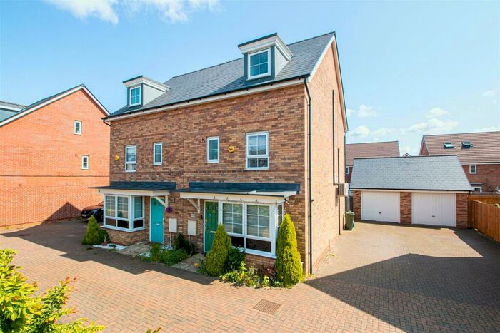 3 Bedroom Detached House To Rent In Newport Road, Brooklands, MK10