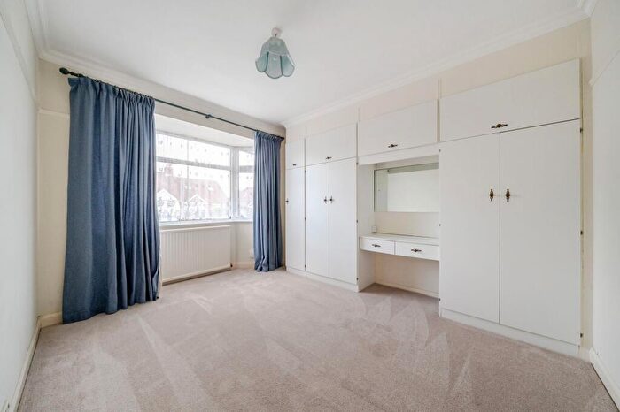 2 Bedroom Semi-Detached Bungalow For Sale In Boxwood Way, Warlingham, CR6