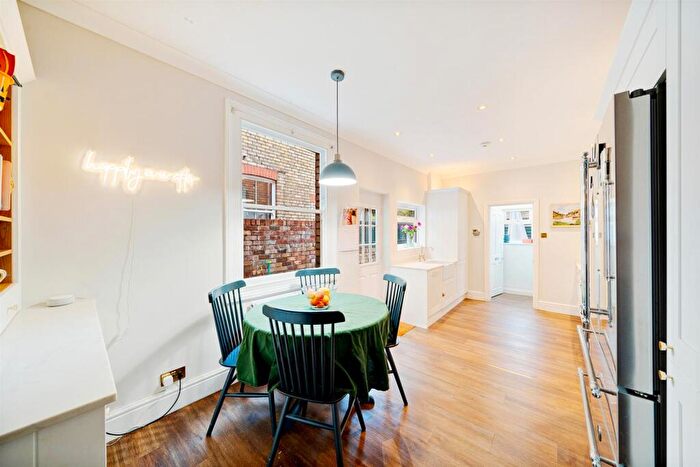 4 Bedroom House For Sale In Leighton Road, Southville, Bristol, BS3 - Photo 5