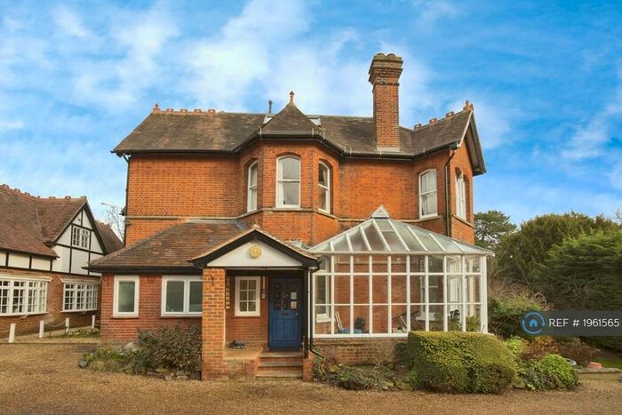 2 Bedroom Flat To Rent In Arvon House, Maidenhead, SL6