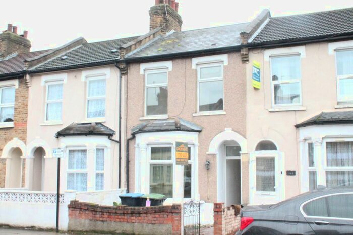 3 Bedroom Terraced House To Rent In Haselbury Road, London, N18