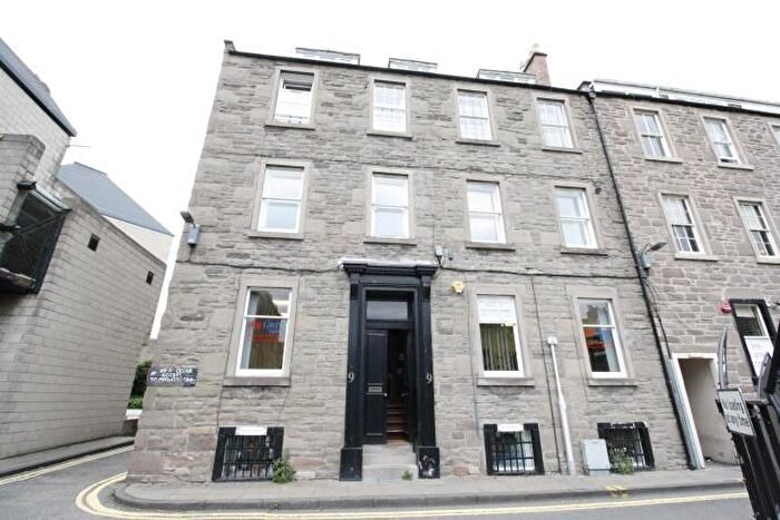 4 Bedroom Flat To Rent In Tay Square, Dundee, DD1