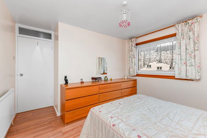 3 Bedroom Terraced House For Sale In Hailesland Grove, Edinburgh, EH14