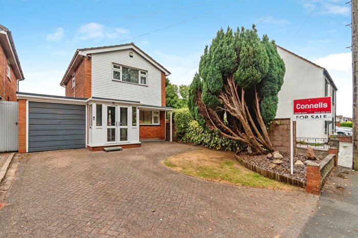 3 Bedroom Detached House For Sale In Gorsemoor Road, Cannock, WS12