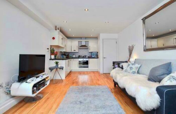 1 Bedroom Flat To Rent In A Roman Road, Bow, Victoria Park, Bow Quarter, Mile End, London, E3