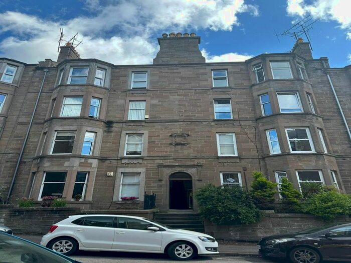2 Bedroom Flat To Rent In Bellefield Avenue, Dundee, DD1