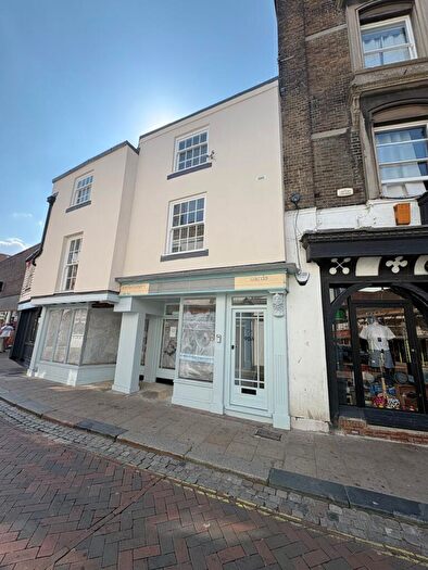 2 Bedroom Flat To Rent In A Preston Street, Faversham, ME13