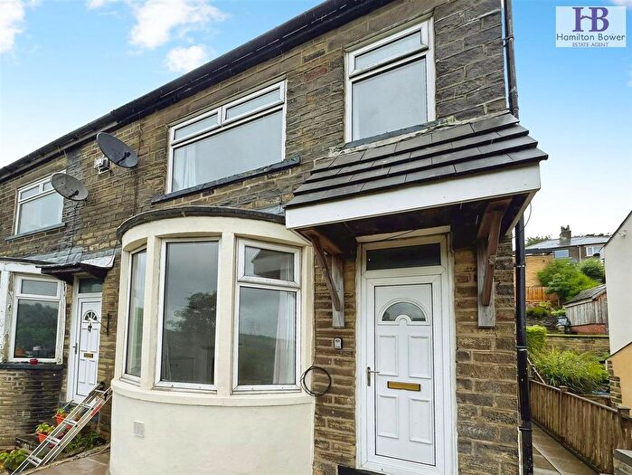 3 Bedroom End Terrace House To Rent In Park View Avenue, Northowram, Halifax, HX3
