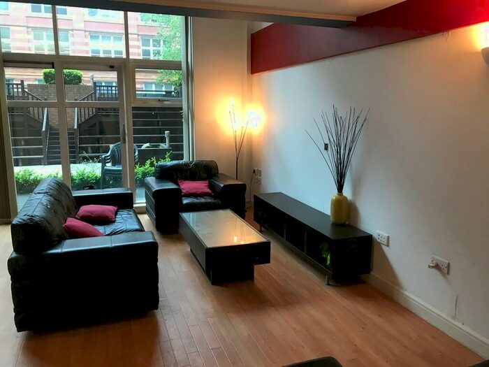 1 Bedroom Apartment To Rent In , Whitworth Street West, W3
