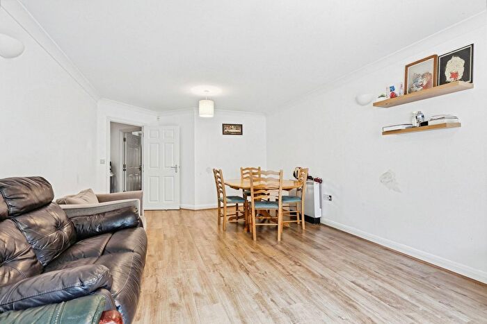 2 Bedroom Flat For Sale In Billing Road, Northampton, Northamptonshire, NN1