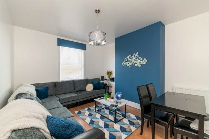 5 Bedroom Maisonette To Rent In Chillingham Road, Heaton, Newcastle Upon Tyne, NE6