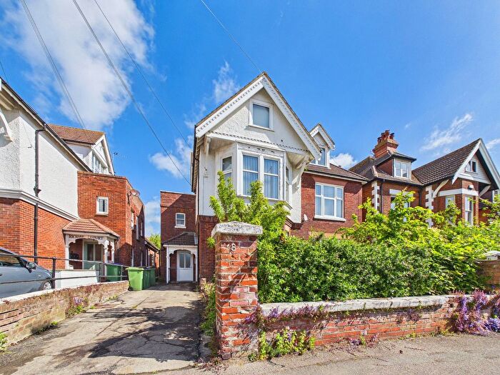 3 Bedroom Flat For Sale In Sandgate Road, Folkestone, Kent, CT20