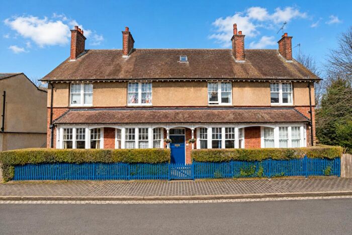 2 Bedroom Apartment To Rent In Walton Street, St. Albans, Hertfordshire, AL1