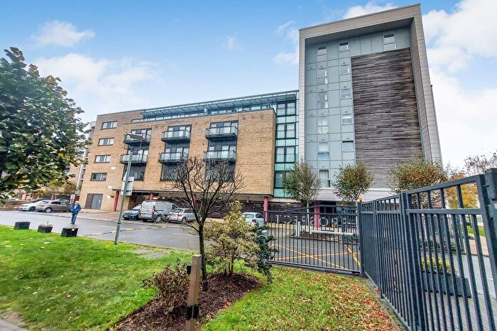 2 Bedroom Flat For Sale In Ferry Court, Cardiff, CF11