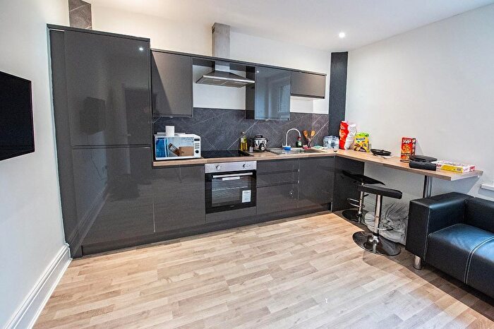 2 Bedroom House To Rent In Queen Street, Lancaster, LA1